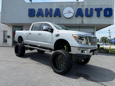 Used 2017 Nissan Titan SL image 18