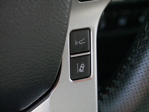 Used 2023 Toyota Tacoma Limited image 26