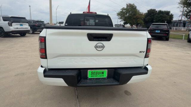 Used 2022 Nissan Frontier SV RWD image 7