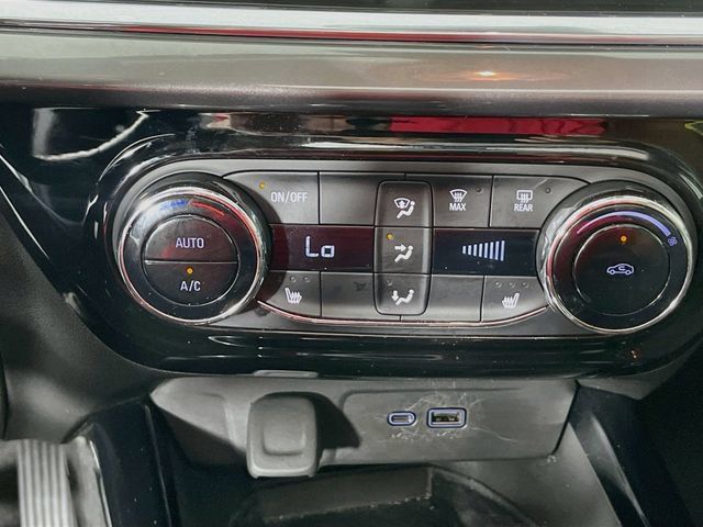Used 2025 Chevrolet Trax ACTIV w/ Sunroof Package FWD image 16