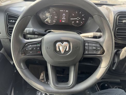 Used 2024 RAM ProMaster 2500 w/ Convenience Group FWD image 18