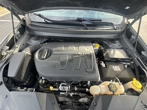 Used 2019 Jeep Cherokee Trailhawk w/ Cold Weather Group image 25