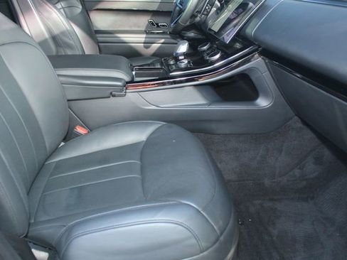 Used 2023 Land Rover Range Rover Sport SE image 3