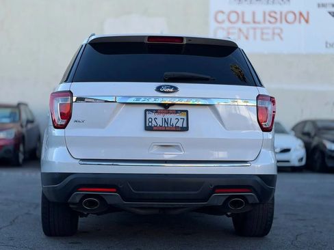Used 2018 Ford Explorer XLT w/ Equipment Group 202A image 10