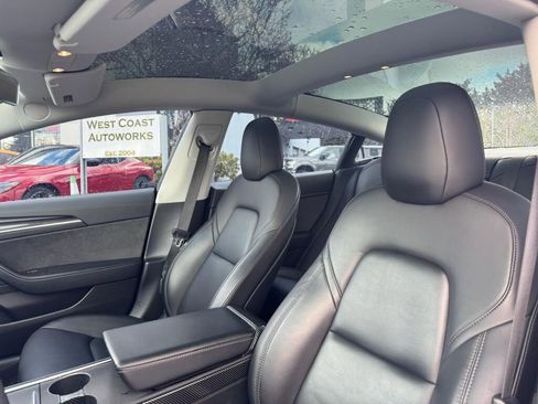 Used 2022 Tesla Model 3 Performance image 8
