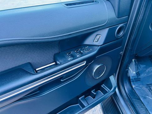 Used 2020 Ford Expedition XLT image 30