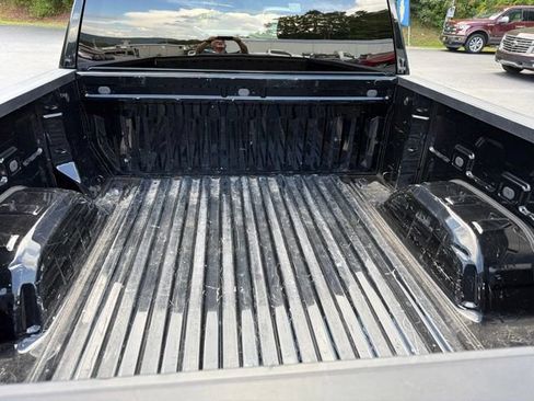 Used 2023 Chevrolet Silverado 1500 LT AWD/4WD image 10