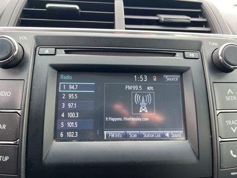 Used 2017 Toyota Camry LE image 17