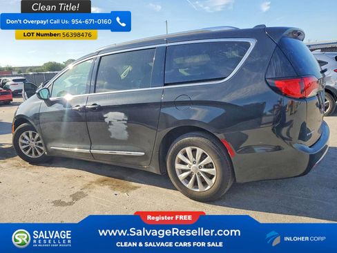 Used 2019 Chrysler Pacifica Touring-L FWD image 3