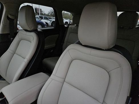 New 2026 Lincoln Corsair Premiere image 18