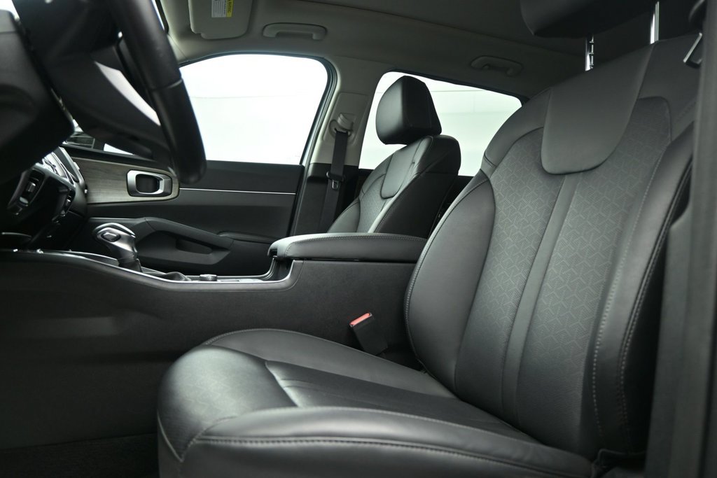 Used 2023 Kia Sorento EX w/ Panoramic Sunroof Package FWD image 15