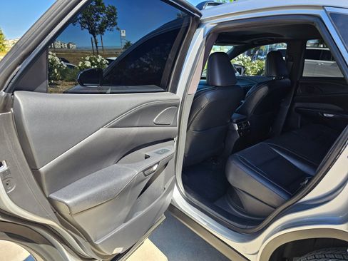 Used 2024 Lexus RX 350 w/ Convenience Package image 20