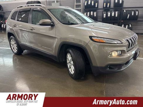 Used 2016 Jeep Cherokee Latitude w/ Comfort/Convenience Group image 3