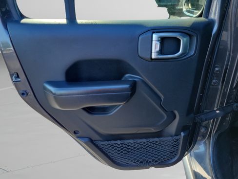 Used 2019 Jeep Wrangler Unlimited Rubicon AWD/4WD image 14