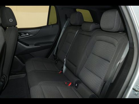 Used 2025 Chevrolet Equinox LT image 23