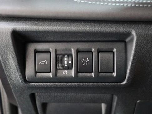 Used 2025 Subaru Outback Limited AWD/4WD image 19