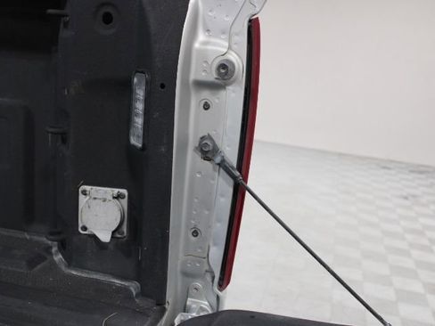 Used 2021 Chevrolet Silverado 2500 LTZ w/ LTZ Convenience Package image 13