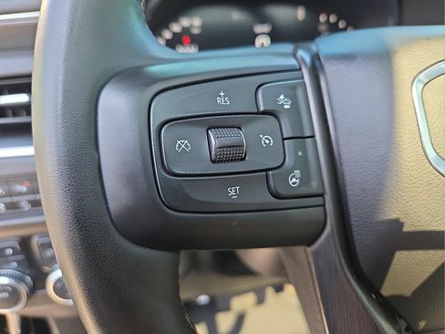 Used 2024 GMC Yukon AT4 w/ Technology Package AWD/4WD image 12