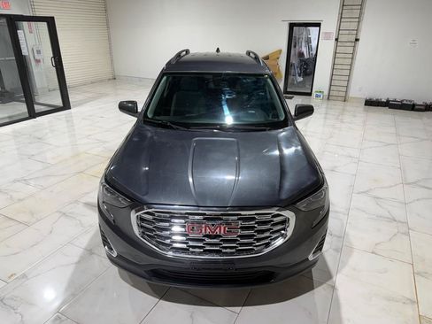 Used 2019 GMC Terrain SLE w/ Driver Convenience Package FWD image 3