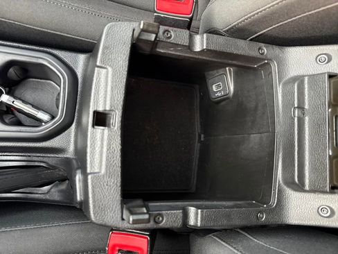 Used 2018 Jeep Wrangler Unlimited Sport S image 26