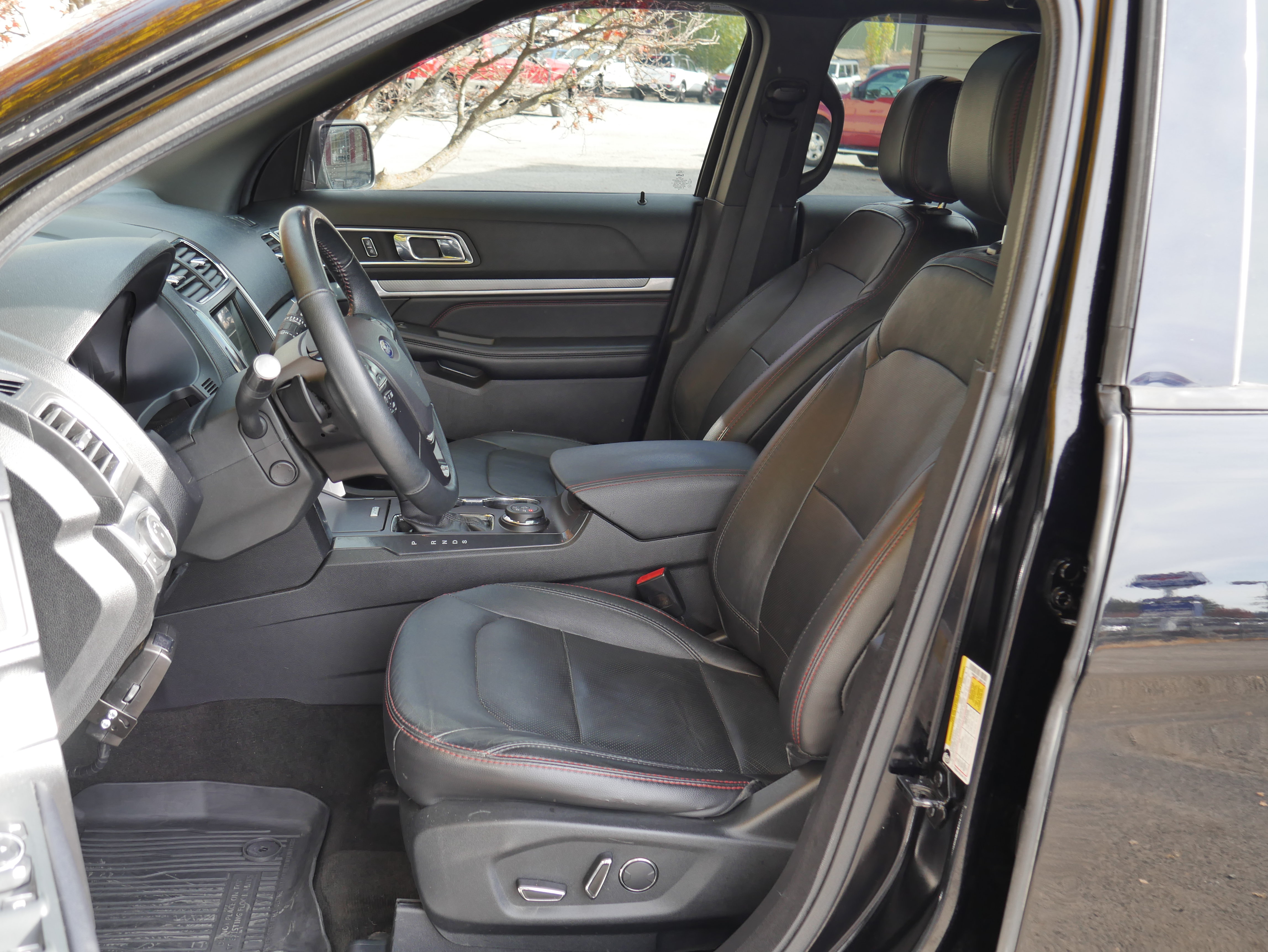 Used 2018 Ford Explorer Sport AWD/4WD image 3
