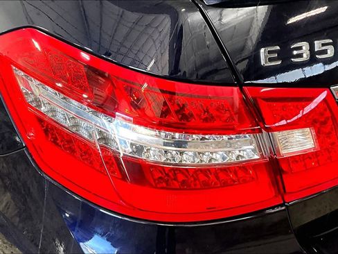 Used 2010 Mercedes-Benz E 350 4MATIC Sedan image 28