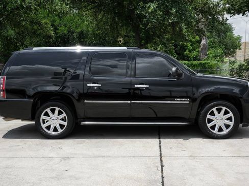 Used 2013 GMC Yukon XL Denali AWD/4WD image 15