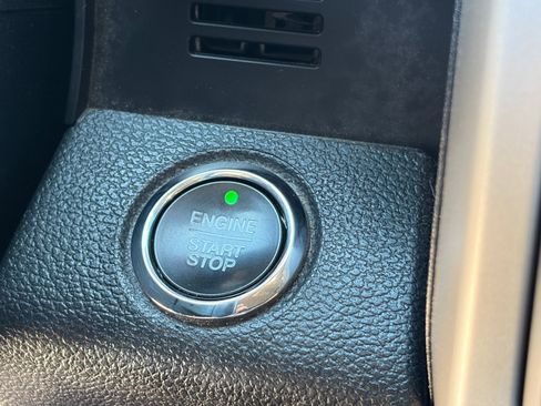 Used 2019 Ford F150 Lariat image 32