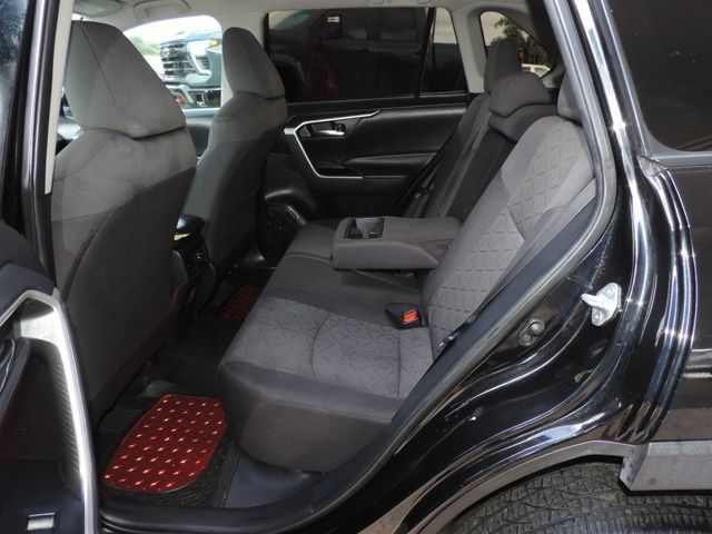 Used 2021 Toyota RAV4 XLE FWD image 21