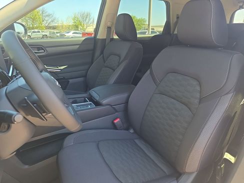 New 2026 Nissan Pathfinder SV image 15