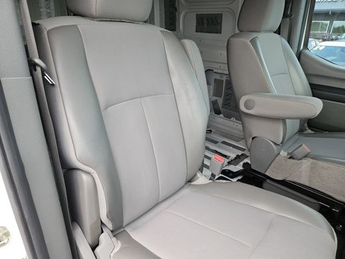 Used 2020 Nissan NV 3500 S RWD image 14