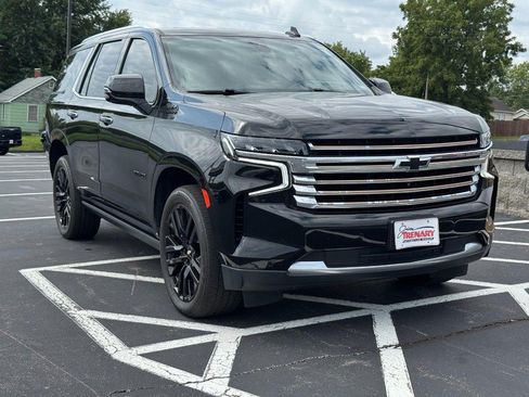 Used 2022 Chevrolet Tahoe High Country w/ Premium Package AWD/4WD image 2