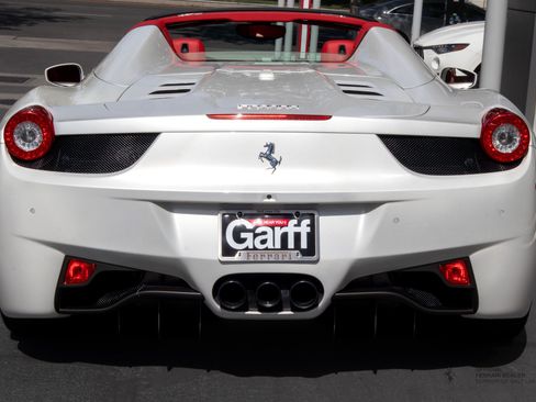 Used 2012 Ferrari 458 Spider RWD image 4
