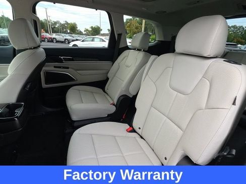Used 2024 Kia Telluride SX w/ Towing Package FWD image 8