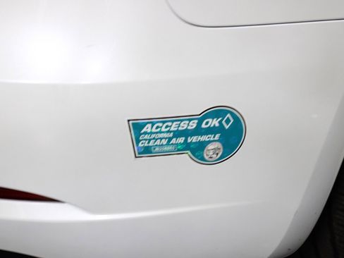 Used 2023 Tesla Model 3 Standard Range image 4