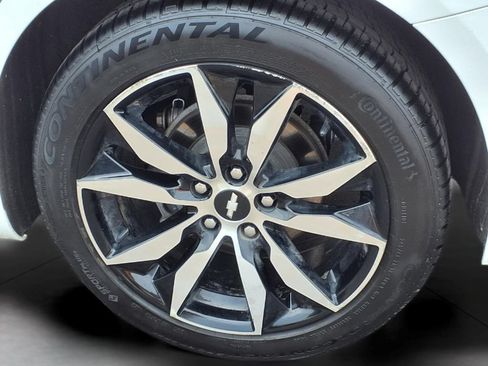 Used 2018 Chevrolet Malibu LT w/ Leather Package FWD image 8