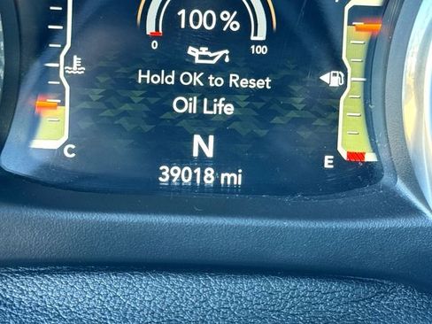 Used 2018 Jeep Wrangler Unlimited Rubicon w/ Dual Top Group image 16