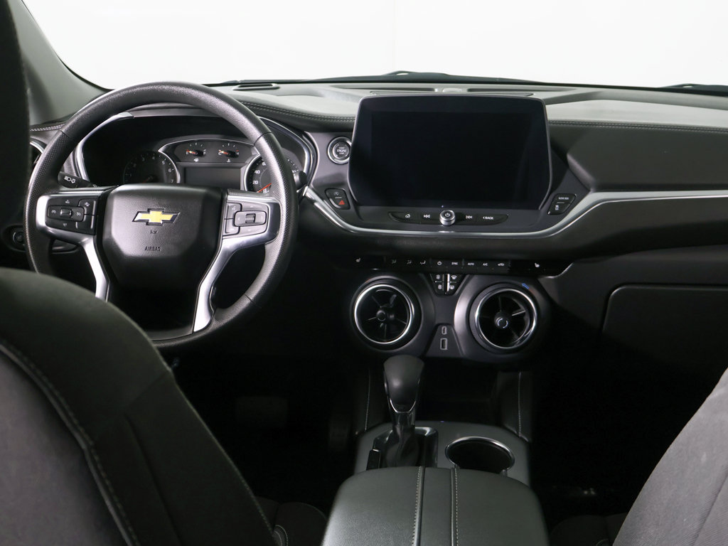 Used 2025 Chevrolet Blazer LT AWD/4WD image 29