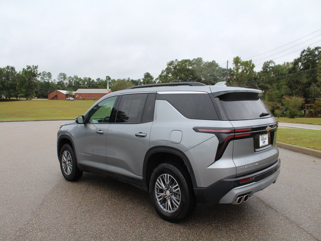 Used 2026 Chevrolet Traverse LT AWD/4WD image 8