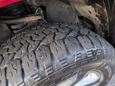 Used 2017 Toyota Tacoma Limited w/ Tow Package image 28