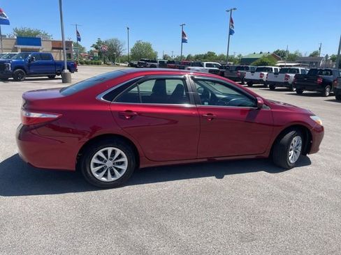 Used 2017 Toyota Camry LE FWD image 11