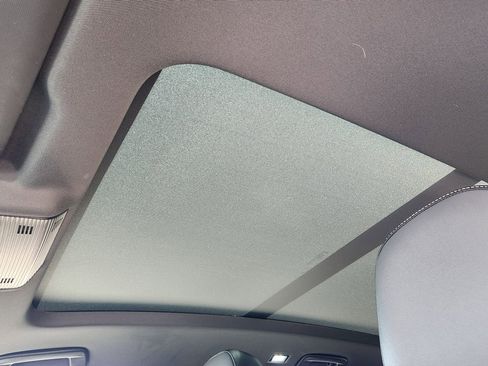 Used 2025 Volkswagen Tiguan SE R-Line AWD/4WD image 15