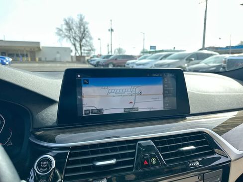 Used 2020 BMW 530i xDrive w/ Premium Package image 32