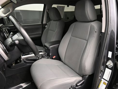 Used 2017 Toyota Tacoma SR5 image 14