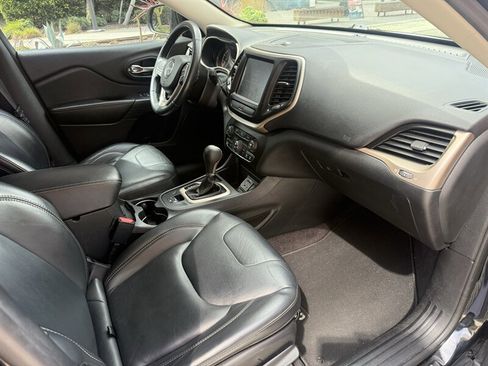 Used 2016 Jeep Cherokee Limited image 18