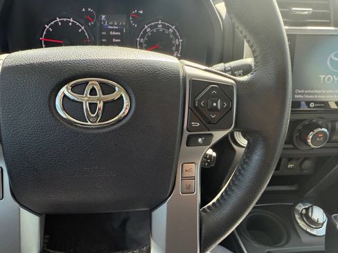 Used 2020 Toyota 4Runner SR5 Premium w/ Moonroof Package AWD/4WD image 19