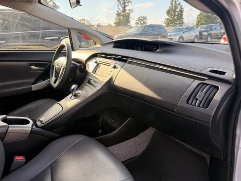 Used 2014 Toyota Prius Three FWD image 19