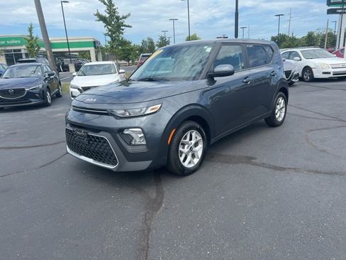 Used 2022 Kia Soul LX w/ Technology Package image 9
