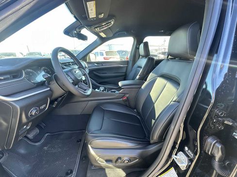 New 2025 Jeep Grand Cherokee Limited image 13