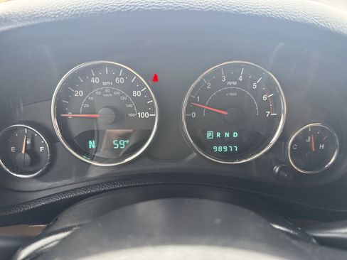 Used 2011 Jeep Wrangler Unlimited Sahara w/ Dual Top Group AWD/4WD image 15